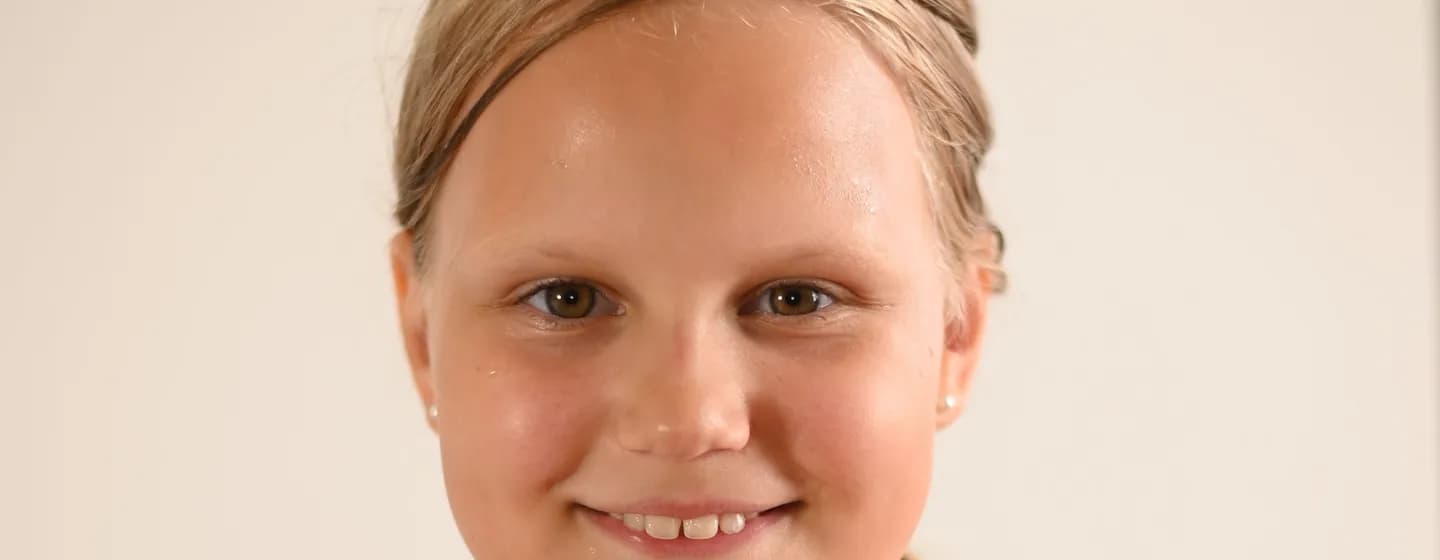 Bozsó Linda Bella portrait
