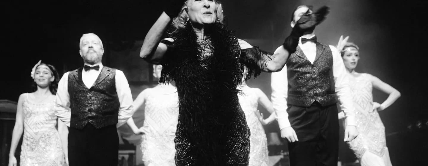 Mici néni két élete