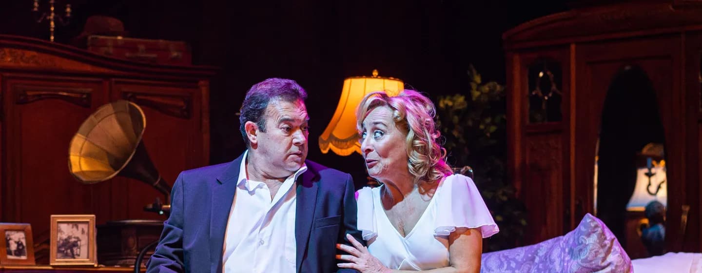 Mici néni két élete